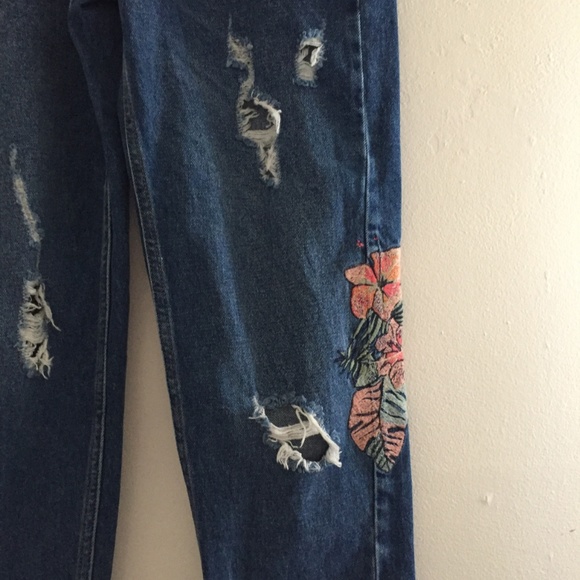 Zara Embroidered Denim Jeans ⭐️ - Picture 3 of 3